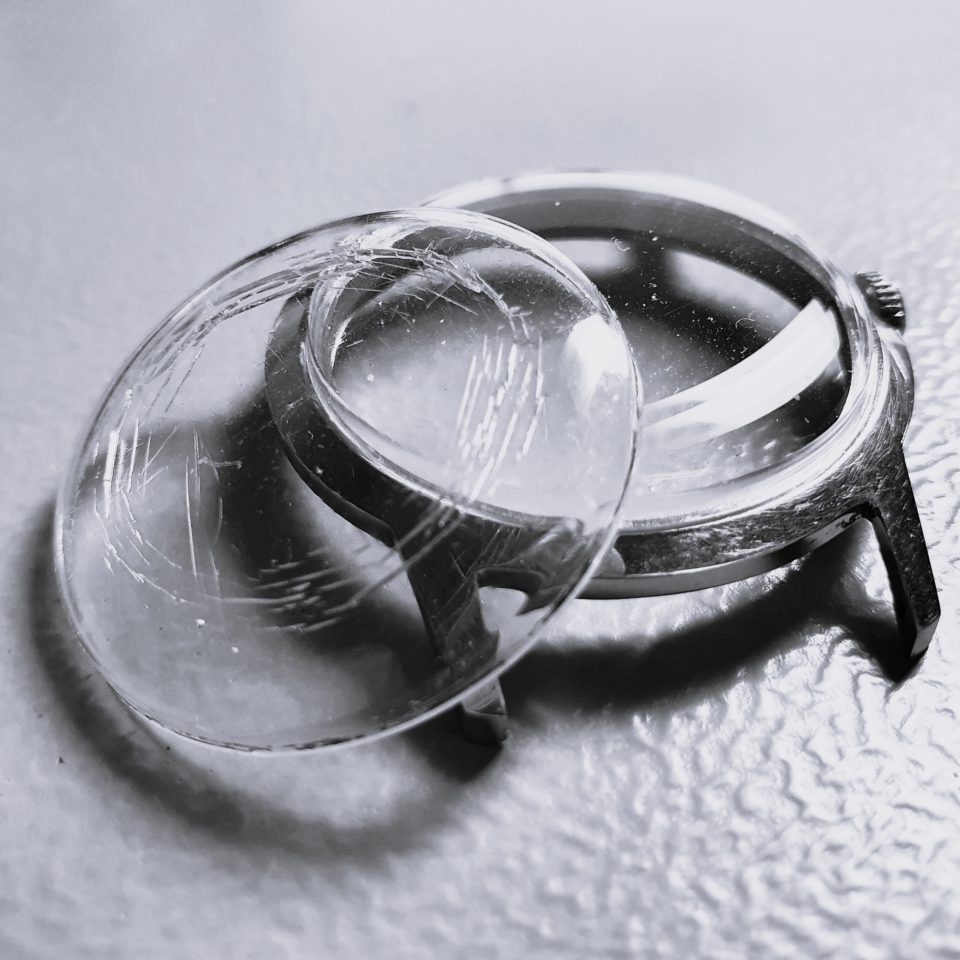 Comment changer un verre de montre en plexiglass ⋆ Montre l